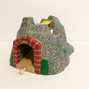 Brio World Adventure Tunnel 33481 Thomas Train Wooden Railway Compatible w Sound